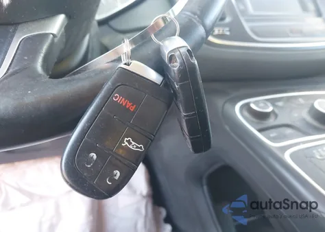 2016 Chrysler 200 Limited из США, поврежденный, VIN 1C3CCCABXGN154450